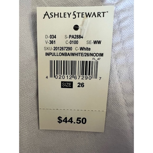 NWT Ashley Stewart Elastic Waistband Pull-On Denim Shorts, Bermuda White size 26 - Picture 8 of 9